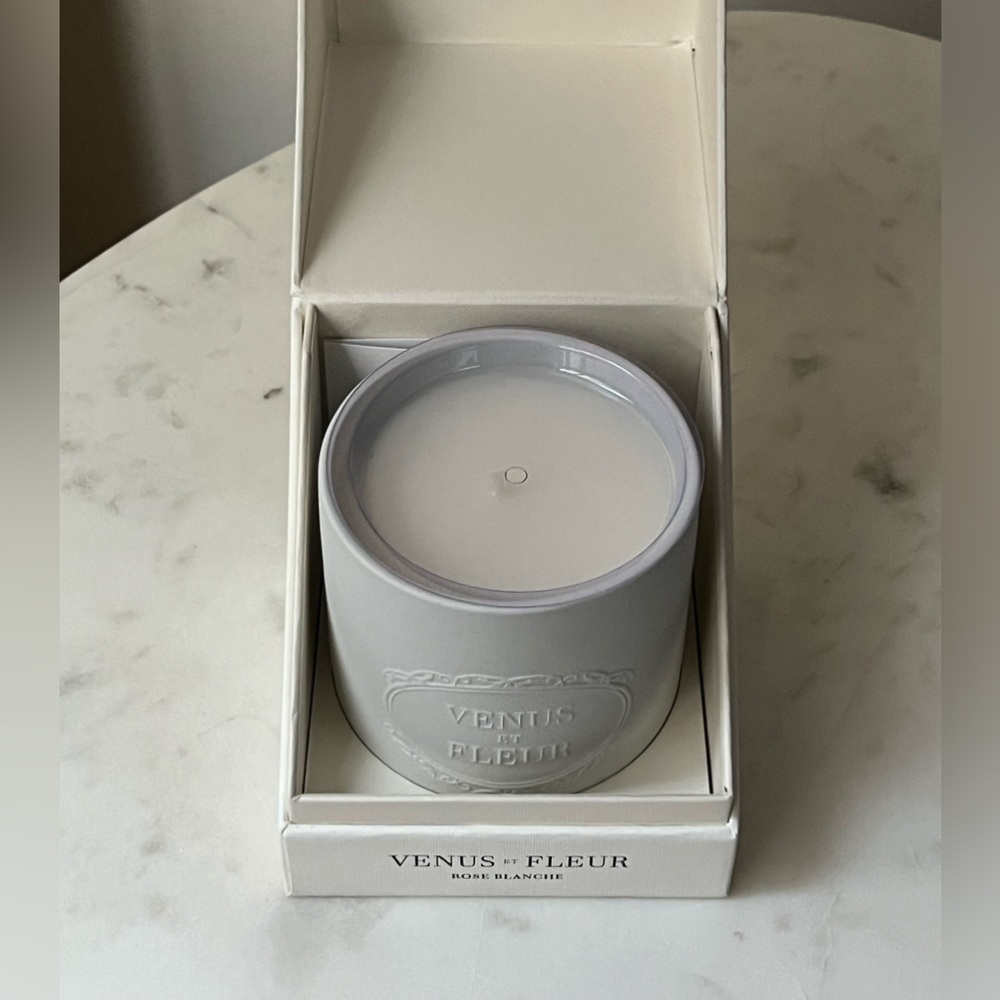 *NEW* Venus et Fleur Nue Tuberose Candle (11 oz.)